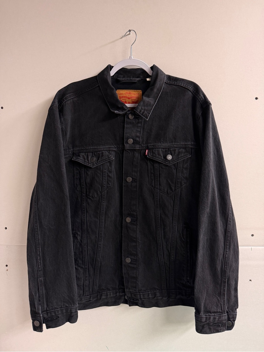Levi's faded black trucker jacket (B1) Size XXL